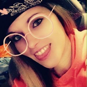 Meet your Posher, Kaci